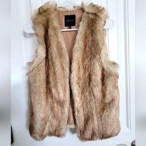 Dynamite Faux Fur Vest in Tan (M)